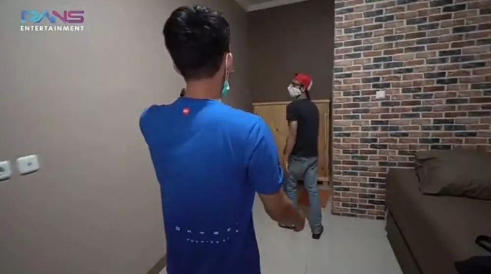 Potret kamar kost Dimas Ahmad © 2020 brilio.net YouTube