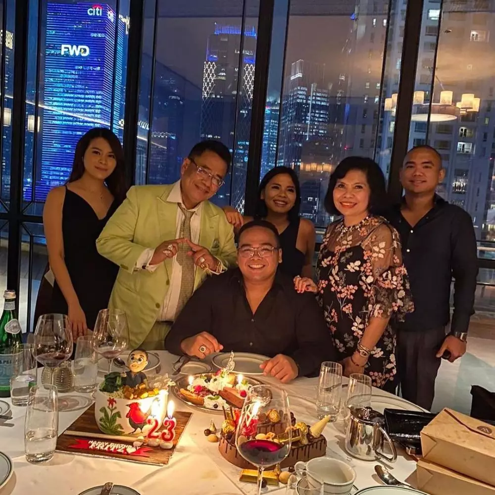 Potret mesra Fritz Hutapea dan pacar  © Instagram