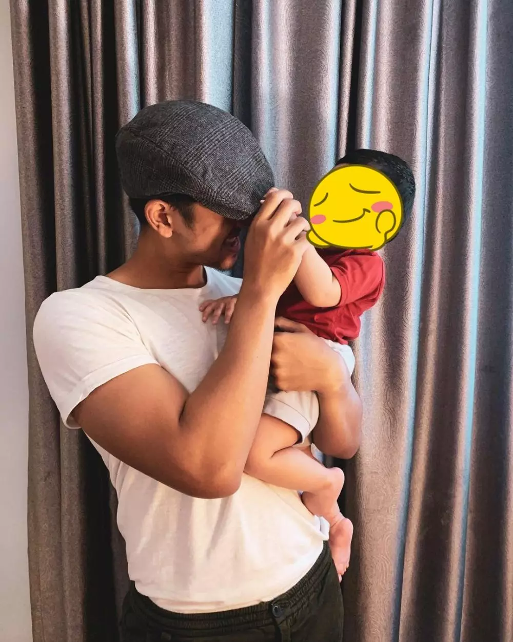 Arya Saloka momong anak © Instagram Arya Saloka momong anak © Instagram