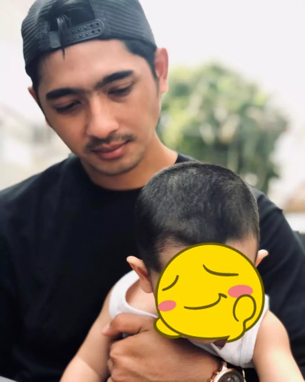 Arya Saloka momong anak © Instagram Arya Saloka momong anak © Instagram