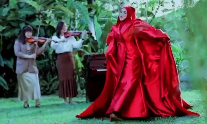 8 Potret baby bump Siti Nurhaliza © Instagram 8 Potret baby bump Siti Nurhaliza © Instagram