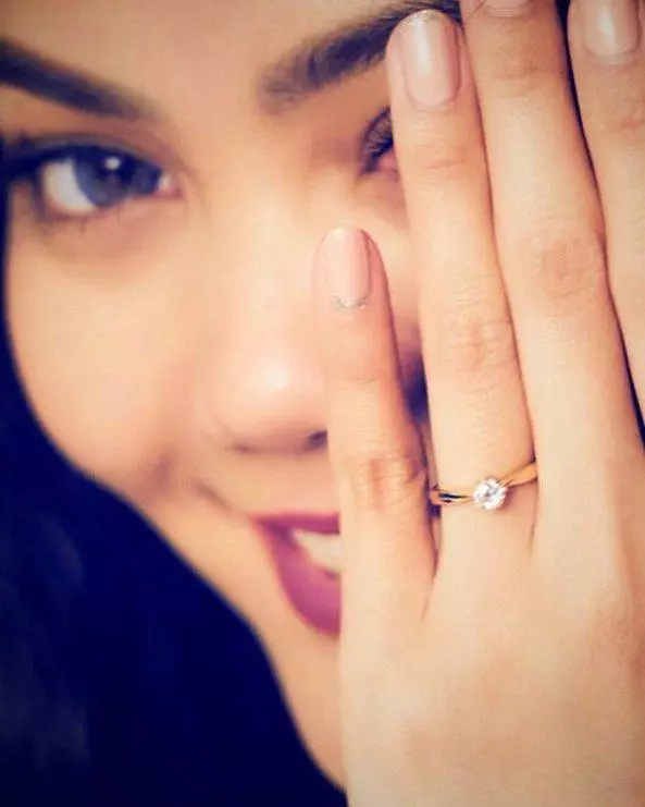 seleb pamer cincin usai dilamar © 2020 brilio.net