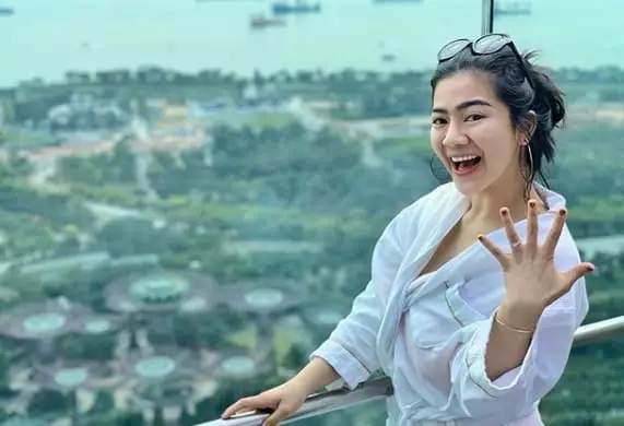 seleb pamer cincin usai dilamar © 2020 brilio.net