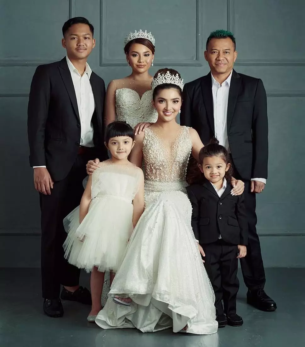 Seleb tema pemotretan ala kerajaan © 2020 brilio.net