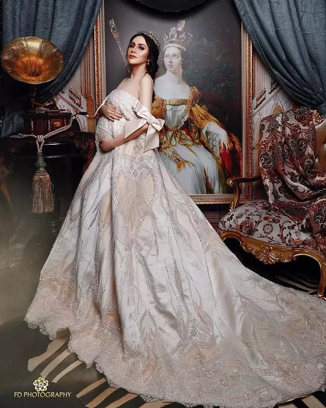 Seleb tema pemotretan ala kerajaan © 2020 brilio.net