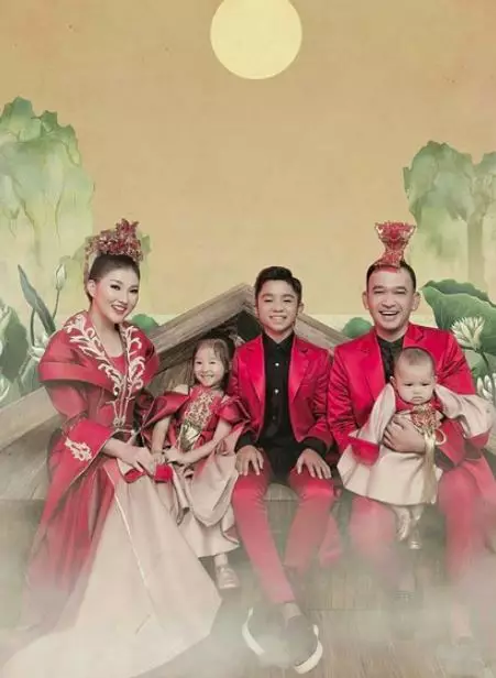 Seleb tema pemotretan ala kerajaan © 2020 brilio.net