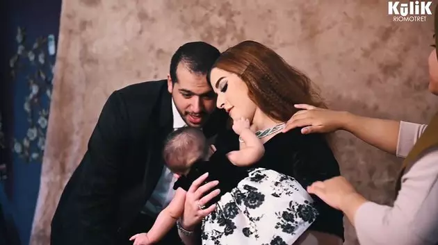 pemotretan Tasya Farasya usai melahirkan © 2020 brilio.net/ Instagram/ YouTube pemotretan Tasya Farasya usai melahirkan © 2020 brilio.net/ Instagram/ YouTube