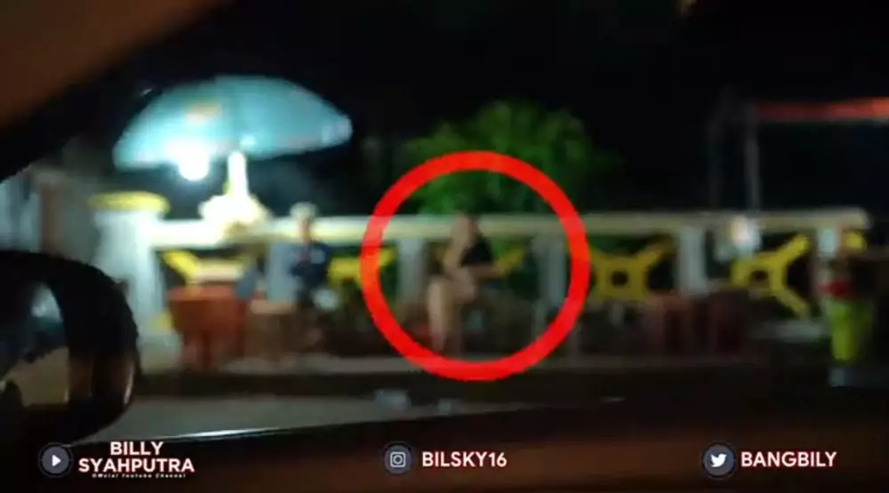 Billy Syahputra dan Amanda Manopo jajan pinggir jalan © 2020 brilio.net YouTube