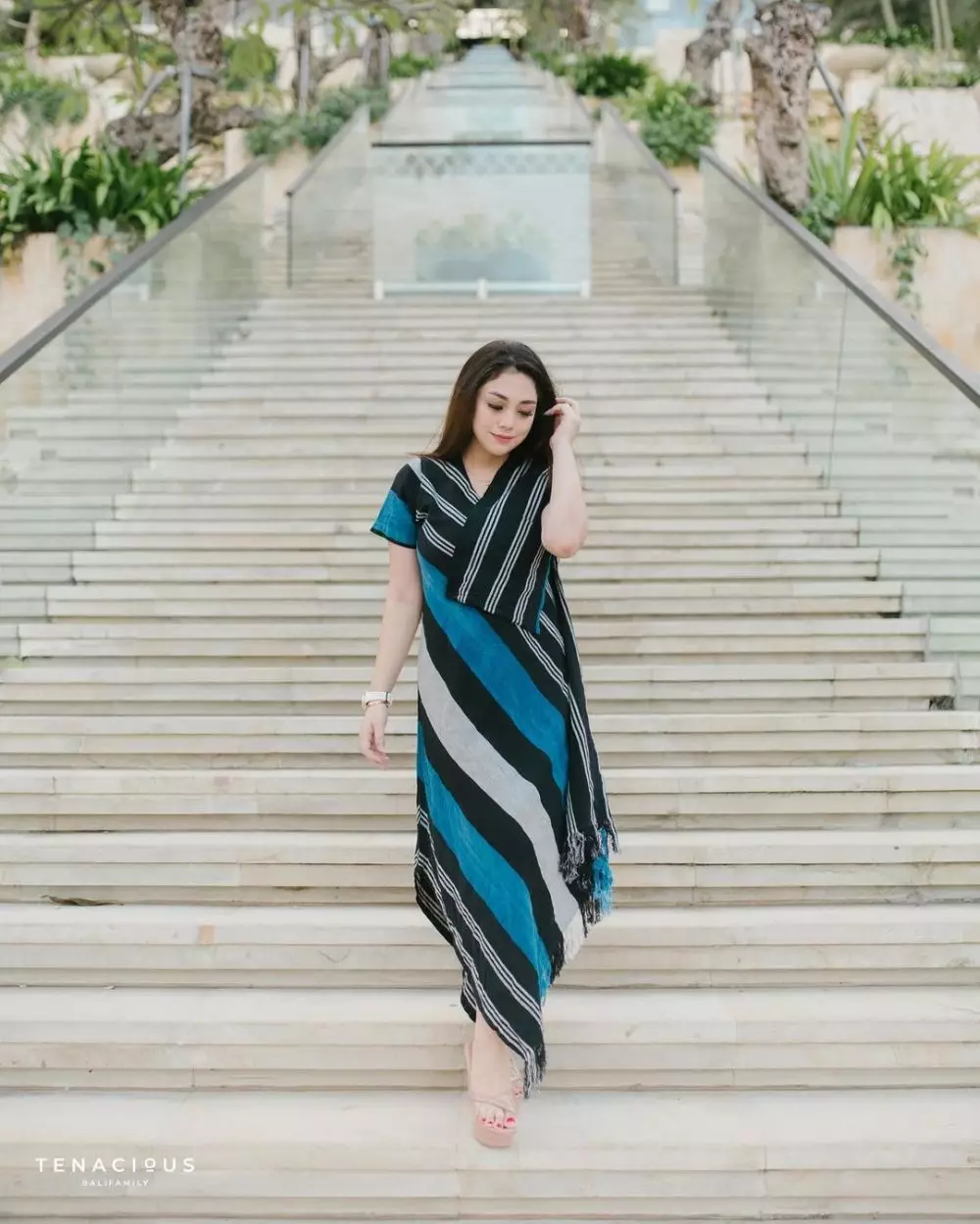 Celine Evangelista pamer body goals © Instagram