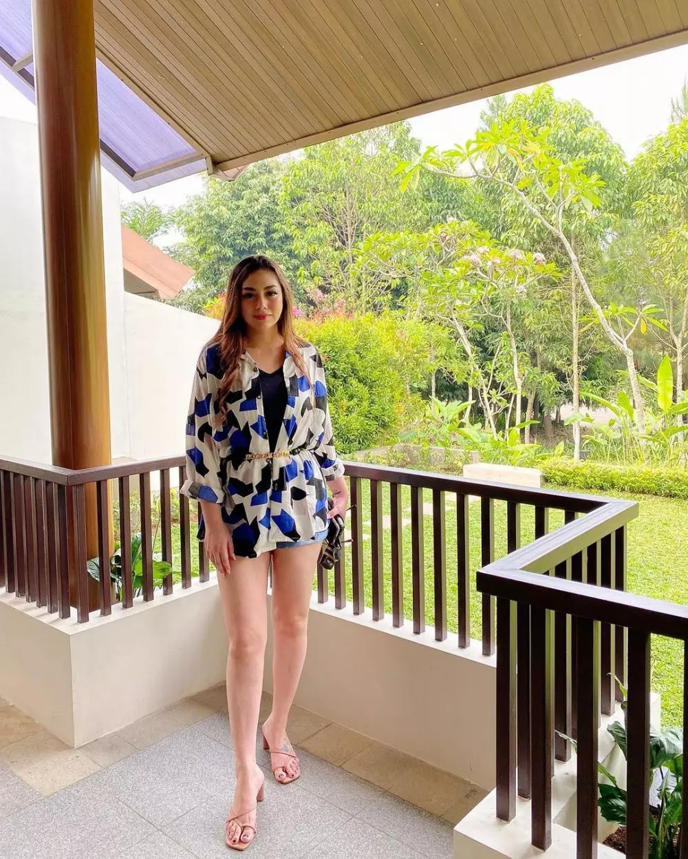 Celine Evangelista pamer body goals © Instagram