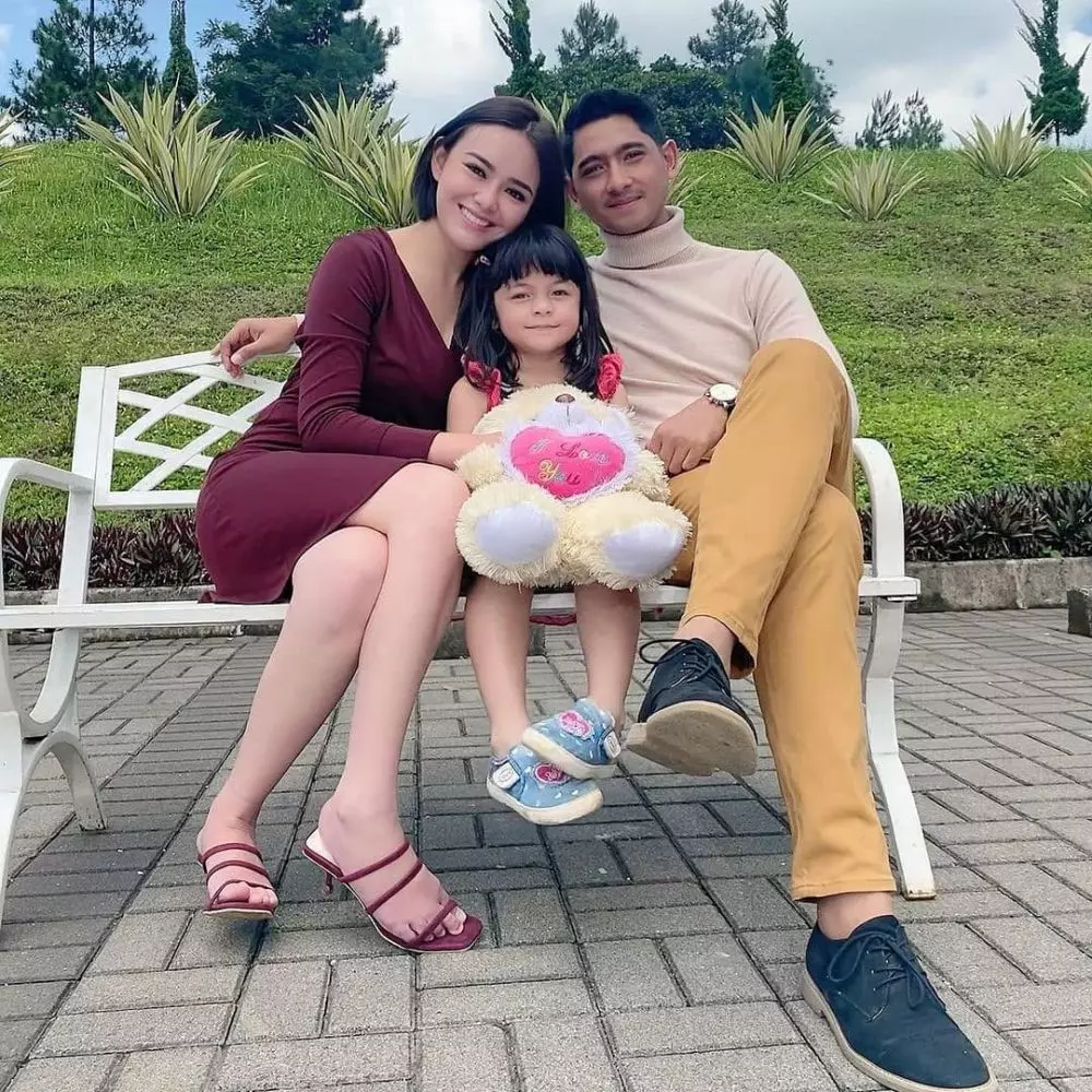 Amanda Manopo bareng sang anak © Instagram Amanda Manopo bareng sang anak © Instagram