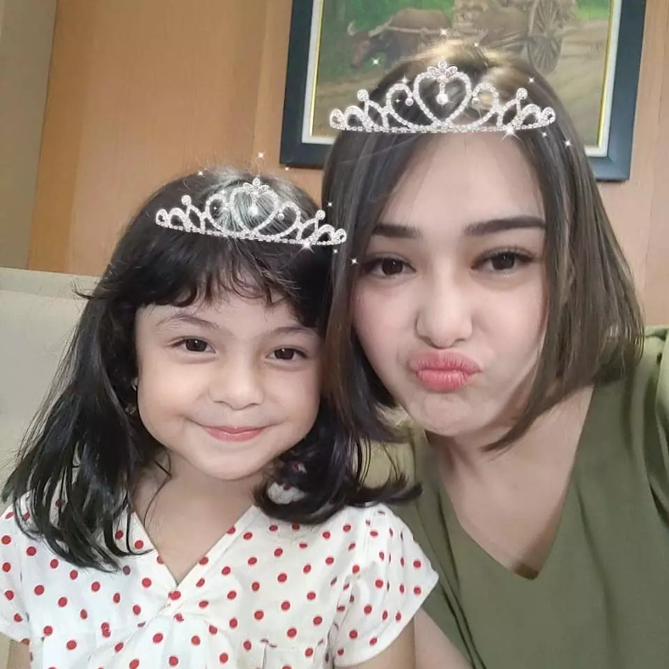 Amanda Manopo bareng sang anak © Instagram Amanda Manopo bareng sang anak © Instagram
