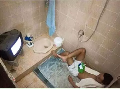 cowok di kamar mandi berbagai sumber cowok di kamar mandi berbagai sumber