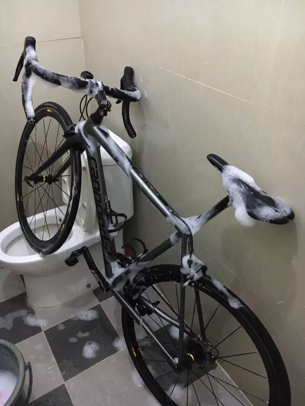 cowok di kamar mandi berbagai sumber cowok di kamar mandi berbagai sumber