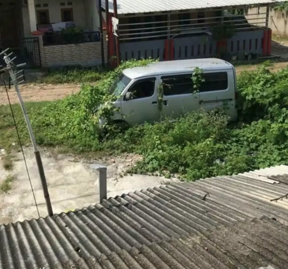 momen apes pada mobil © Berbagai Sumber momen apes pada mobil © Berbagai Sumber