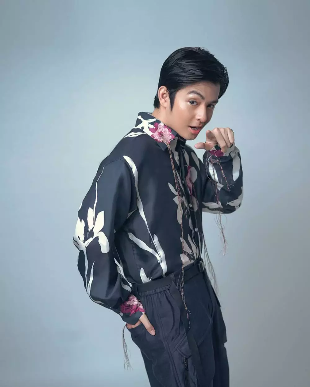 Pemotretan Angga Yunanda dalam berbagai tema © 2020 brilio.net Instagram Pemotretan Angga Yunanda dalam berbagai tema © 2020 brilio.net Instagram