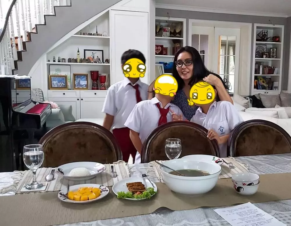 Potret rumah Rieke Diah Pitaloka © 2020 brilio.net/ Instagram Potret rumah Rieke Diah Pitaloka © 2020 brilio.net/ Instagram