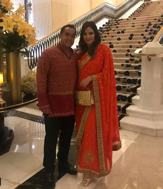 pesinetron baju India © Instagram