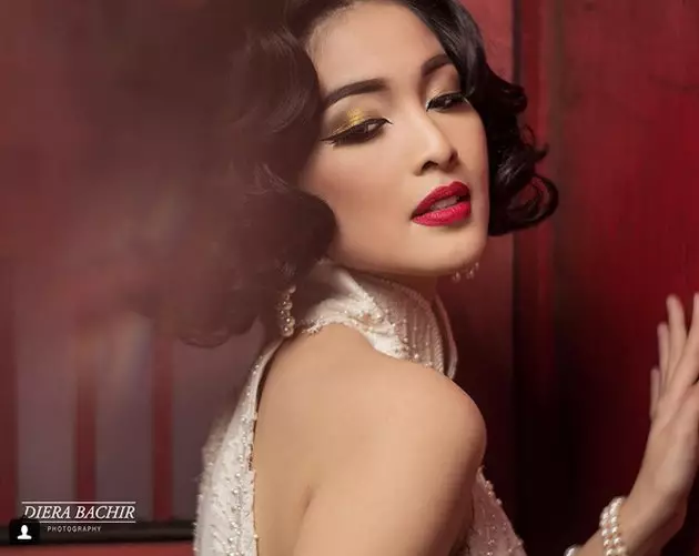 Sandra Dewi makeup tebal © Instagram