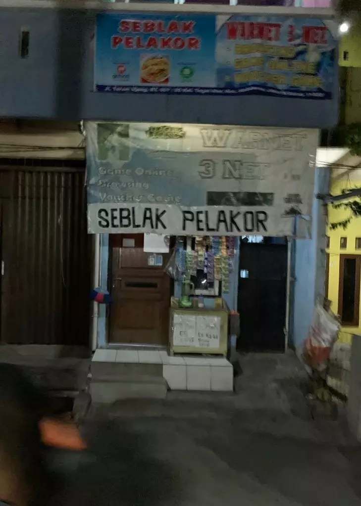 nama toko kelontong lucu © Twitter