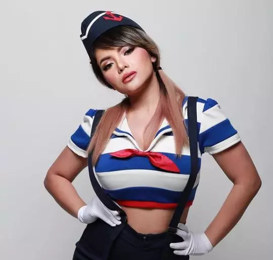 8 Gaya unik Dinar Candy cosplay Istimewa