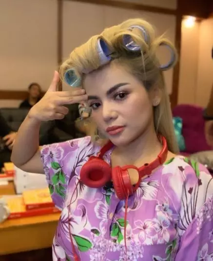 8 Gaya unik Dinar Candy cosplay Istimewa