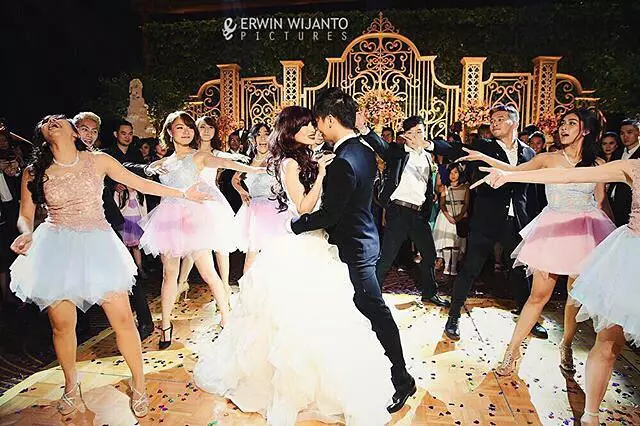 momen pernikahan eks cherrybelle © Instagram