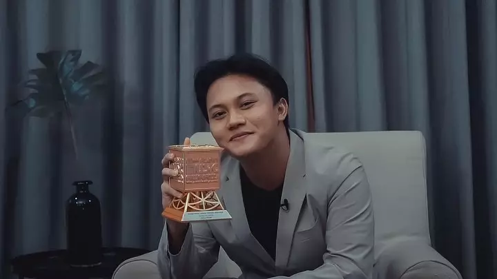 Rizky Febian dan Tiara Andini raih MAMA 2020 © Instagram