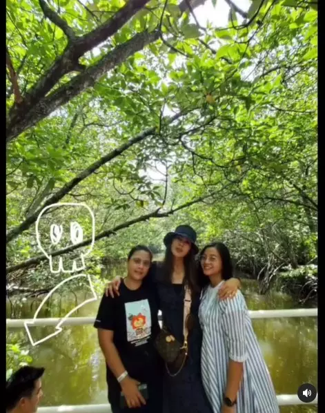 Momen kocak Baim Wong jagain anak © Instagram Momen kocak Baim Wong jagain anak © Instagram