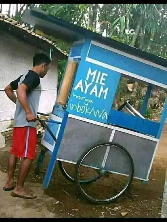 Pemberitahuan nyeleneh dari pedagang © Twitter Pemberitahuan nyeleneh dari pedagang © Twitter