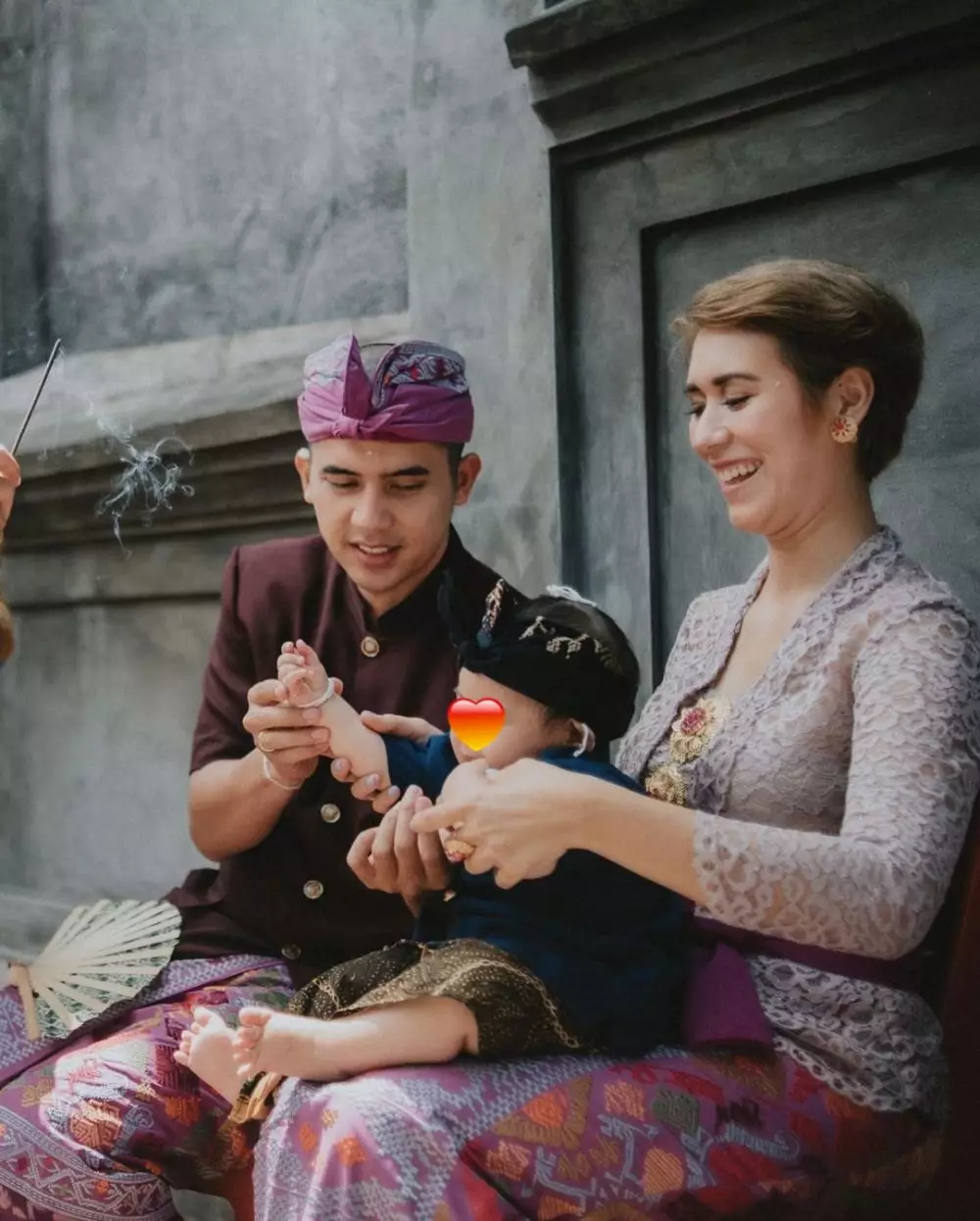 momen tradisi 6 bulanan anak westny dj © Instagram