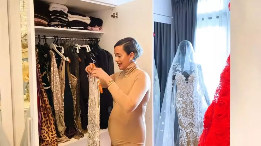 walk in closet Kimmy Jayanti © YouTube walk in closet Kimmy Jayanti © YouTube