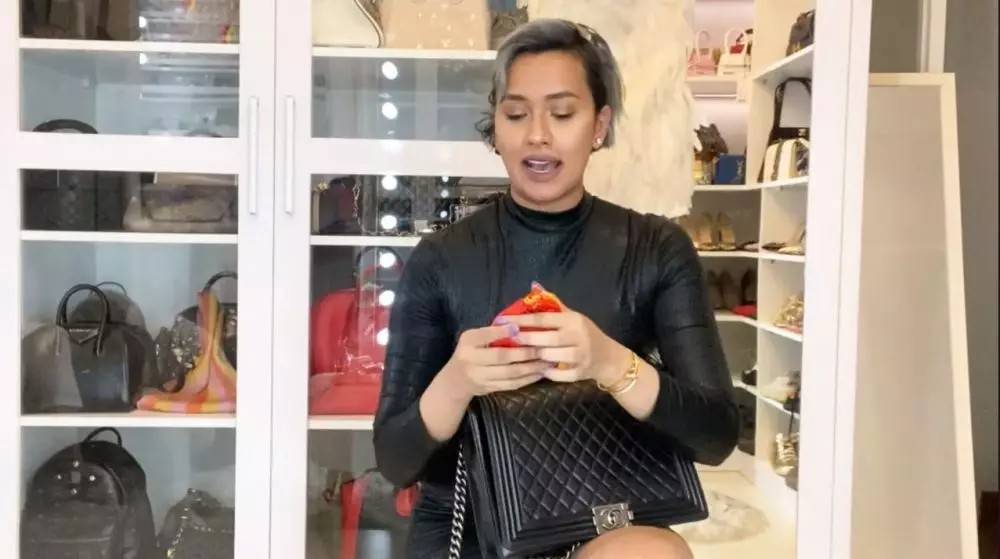 walk in closet Kimmy Jayanti © YouTube walk in closet Kimmy Jayanti © YouTube