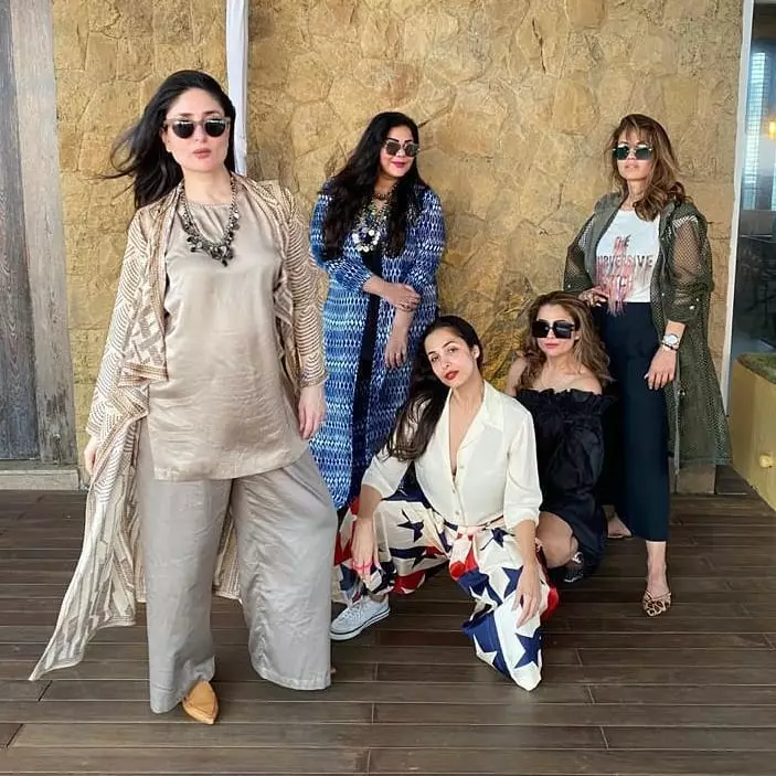 Kareena Kapoor pamer baby bump © Instagram