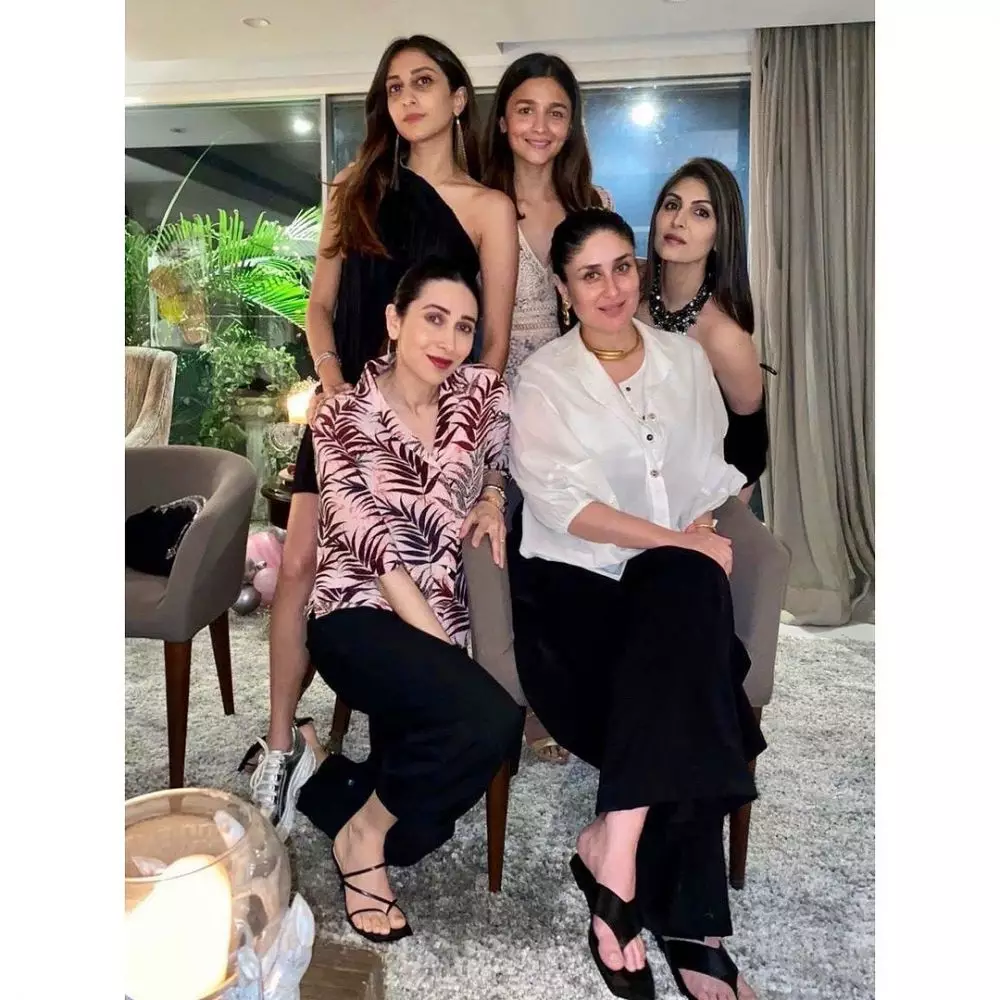 Kareena Kapoor pamer baby bump © Instagram