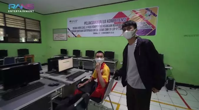 Dimas Ahmad kunjungi sekolahan © 2020 brilio.net Dimas Ahmad kunjungi sekolahan © 2020 brilio.net