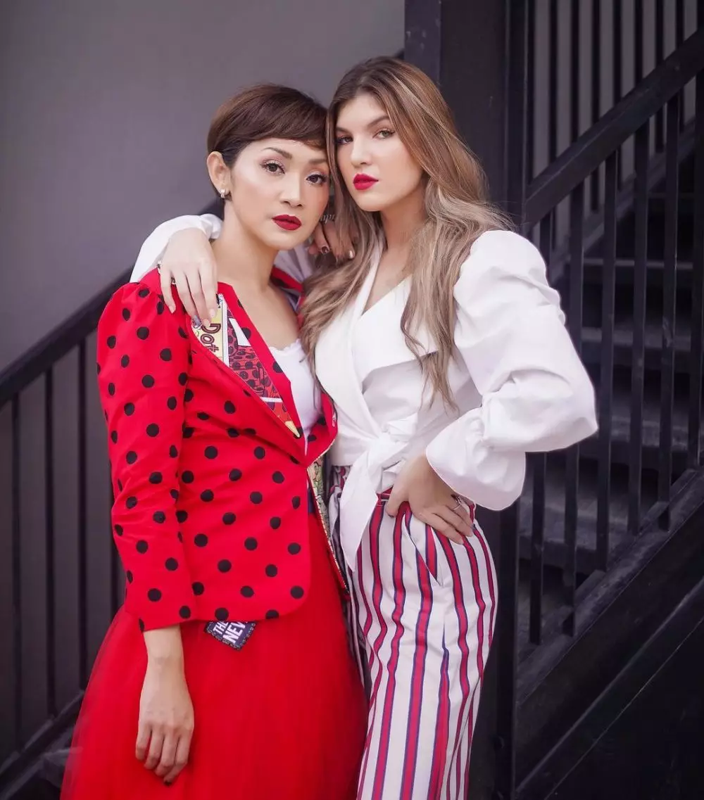 potret persahabatan mikaila dan windy © Instagram