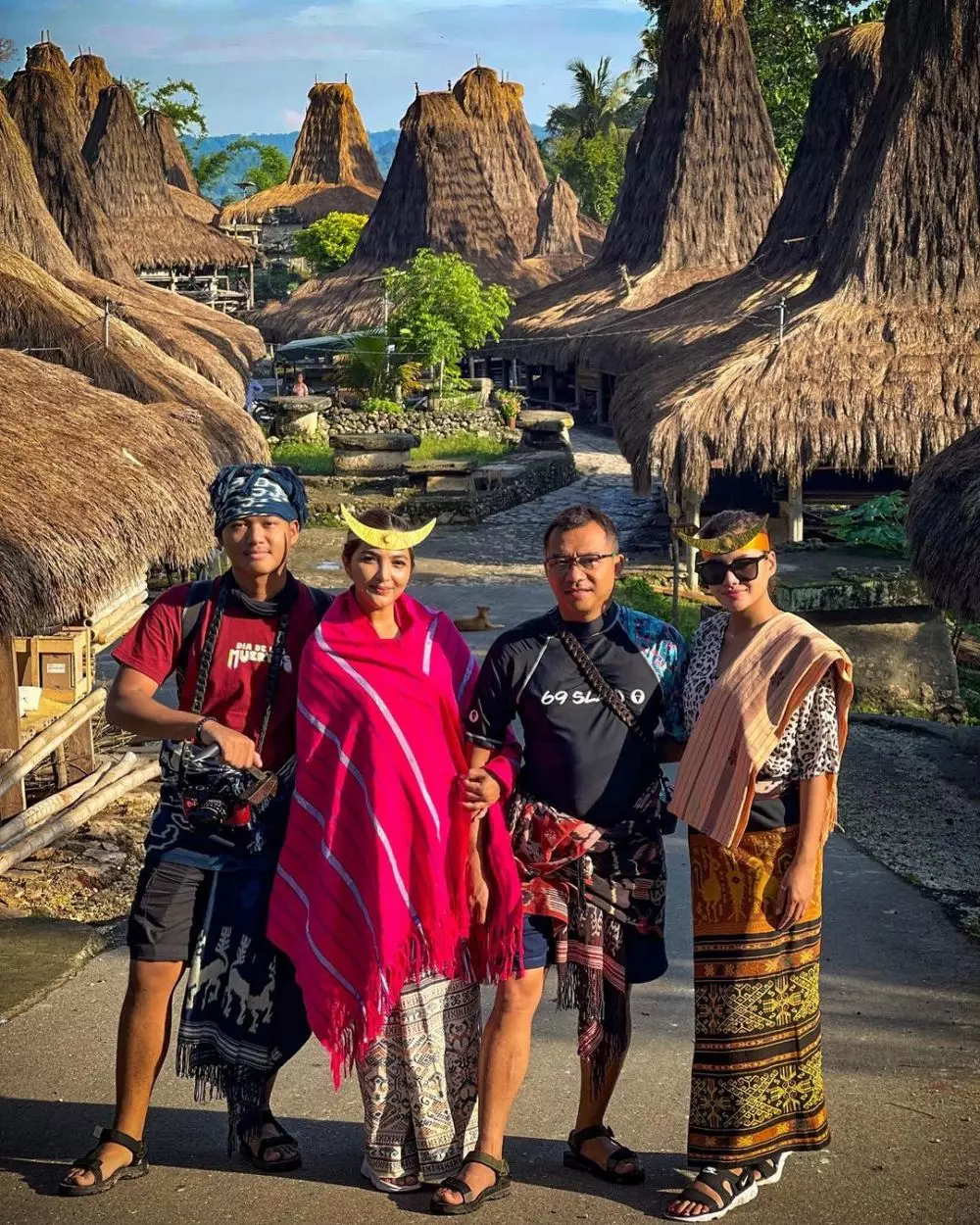 Potret Ashanty dengan kain Sumba © Instagram Potret Ashanty dengan kain Sumba © Instagram