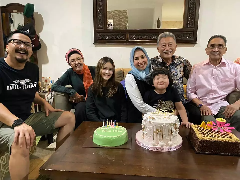 Momen perayaan ultah Deswita Maharani ke-40 Instagram Momen perayaan ultah Deswita Maharani ke-40 Instagram