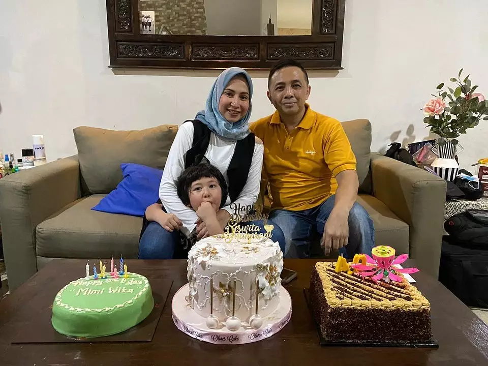 Momen perayaan ultah Deswita Maharani ke-40 Instagram Momen perayaan ultah Deswita Maharani ke-40 Instagram