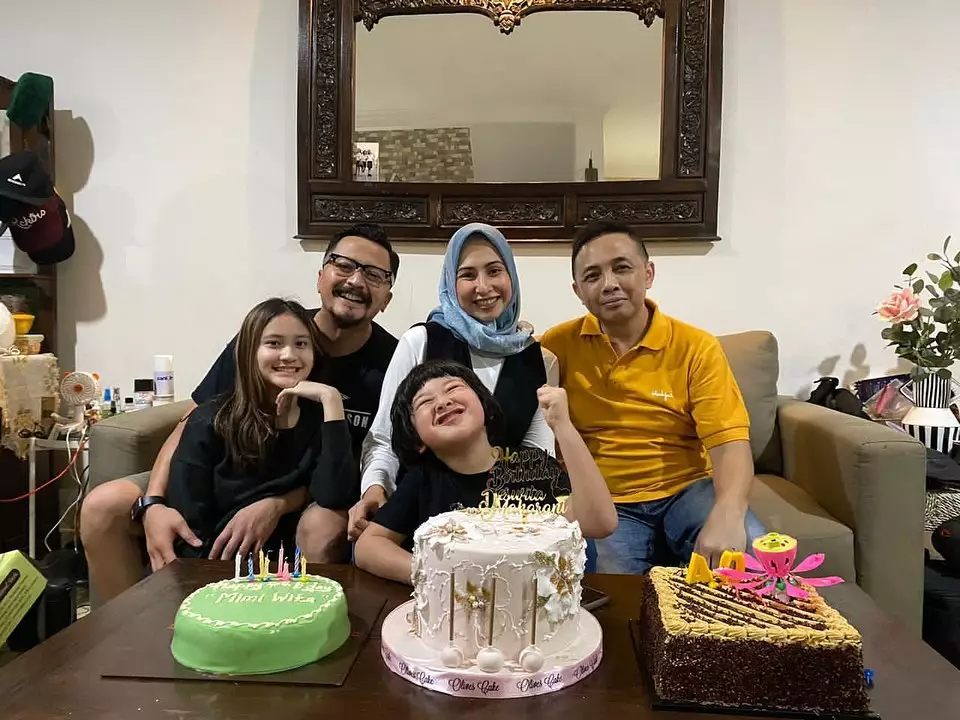 Momen perayaan ultah Deswita Maharani ke-40 Instagram Momen perayaan ultah Deswita Maharani ke-40 Instagram