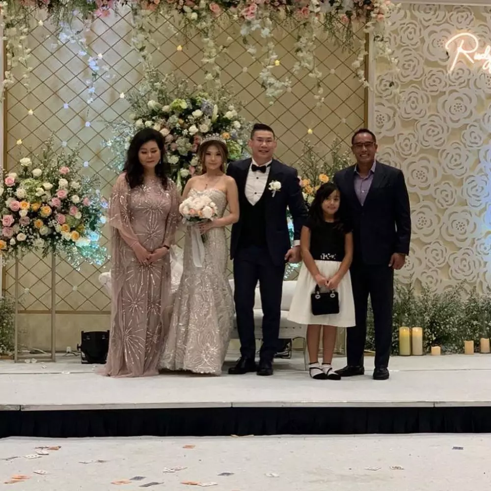 tas 6 anak seleb ini harganya bikin melongo Berbagai sumber tas 6 anak seleb ini harganya bikin melongo Berbagai sumber