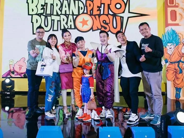 tas 6 anak seleb ini harganya bikin melongo Berbagai sumber tas 6 anak seleb ini harganya bikin melongo Berbagai sumber