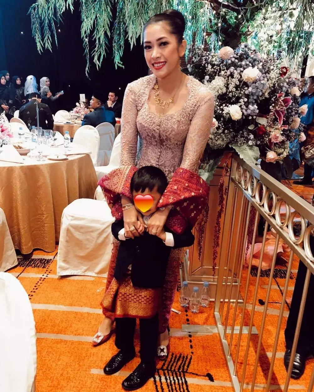 seleb dan anak kondangan bareng © Instagram seleb dan anak kondangan bareng © Instagram