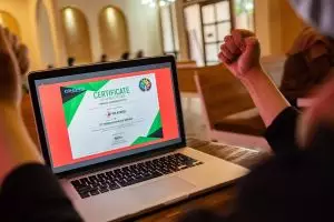 Berkontorbusi penanganan dampak Covid-19, Telkomsel raih penghargaan