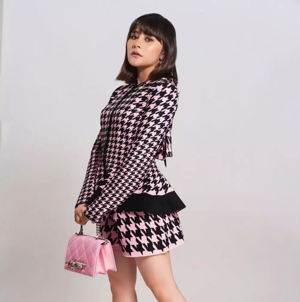 pemotretan Prilly Latuconsina © 2020 brilio.net pemotretan Prilly Latuconsina © 2020 brilio.net