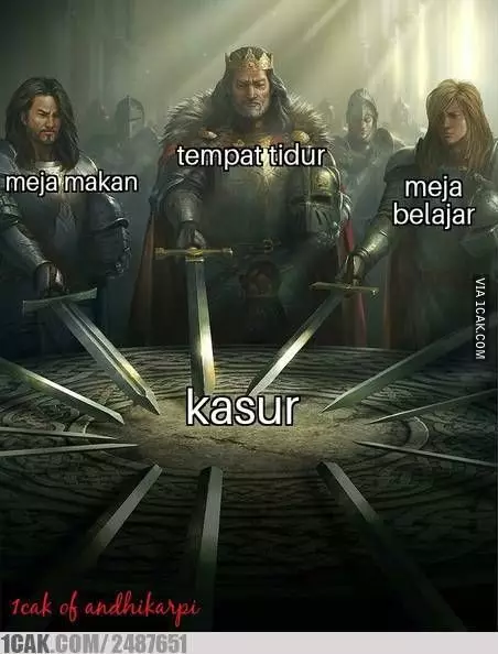 meme lucu aku vs kasur © Berbagai Sumber