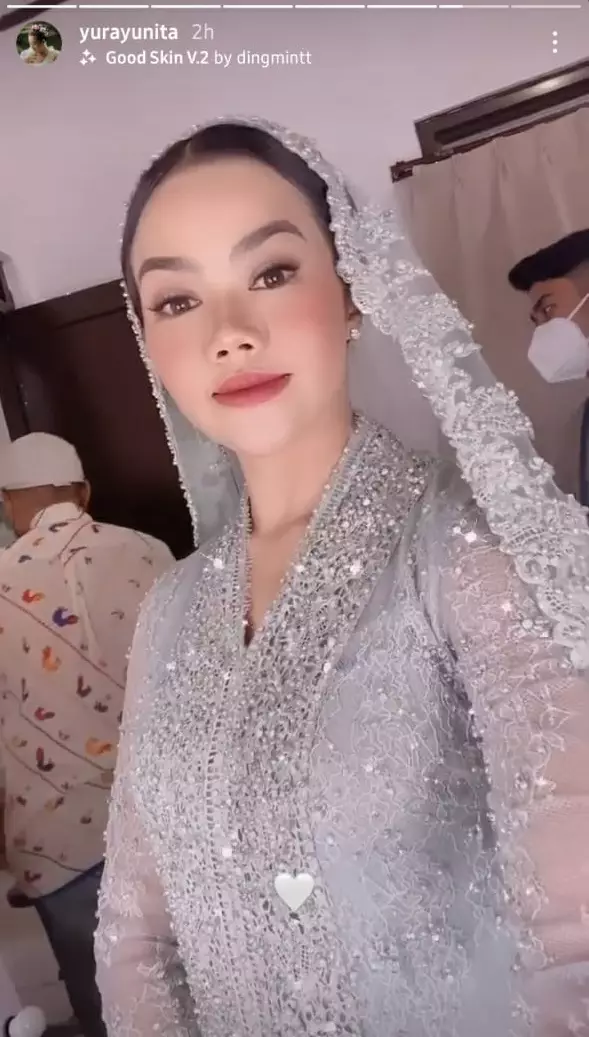 Yura Yunita saat pengajian © Instagram