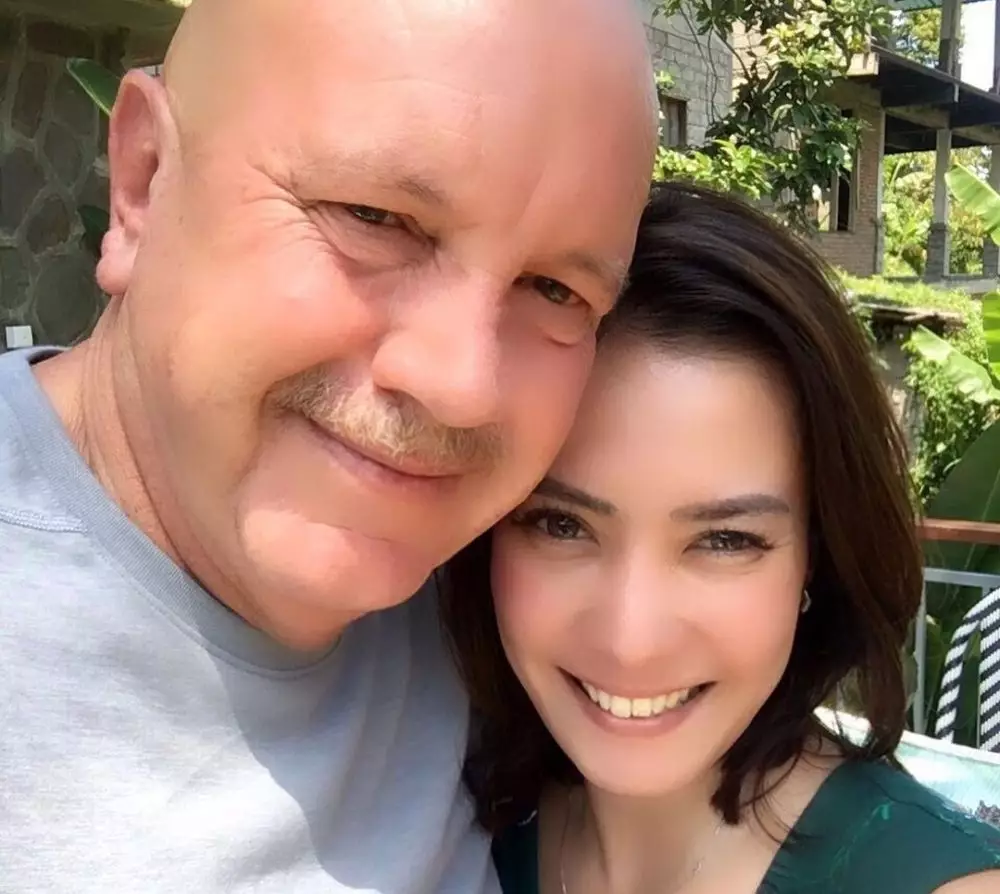 potret pemain dia bukan manusia dan pasangan © Instagram