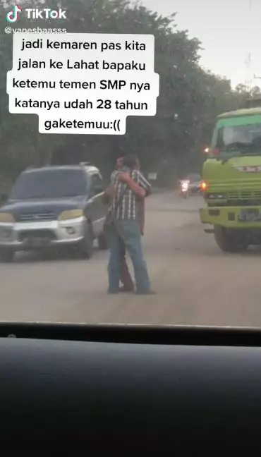 Teman SMP 28 tahun pisah © TikTok